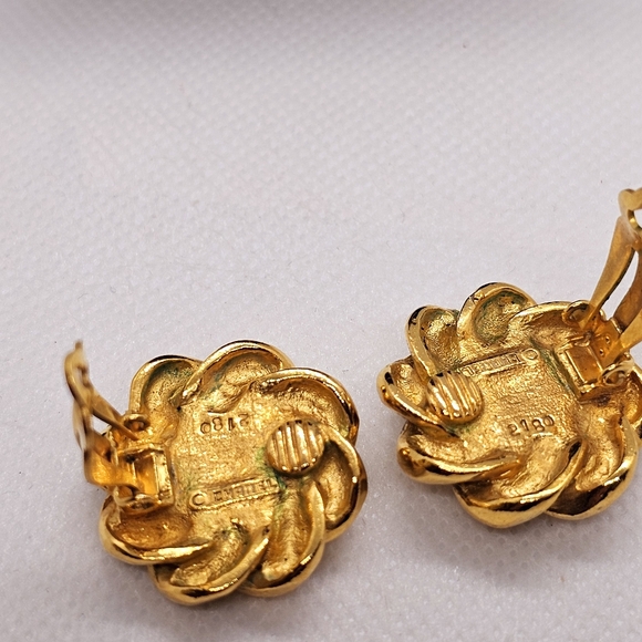 Chanel Clip on Earrings - Picture 5 of 11